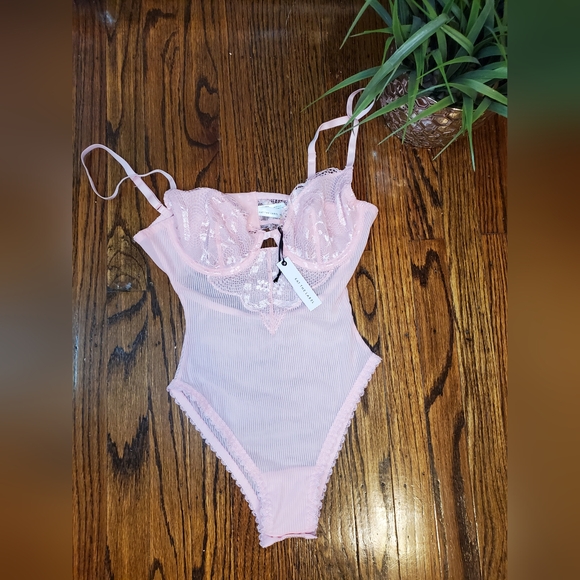 Kat The Label × Revolve Zephyr Bodysuit - Picture 5 of 12